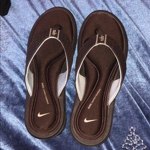 New Nike Memory Foam Flip Flops